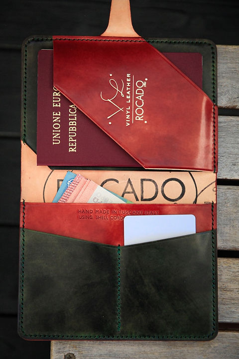 Shell cordovan Passport holder