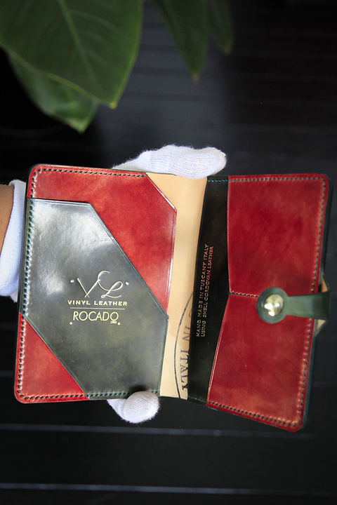 Shell cordovan Passport holder