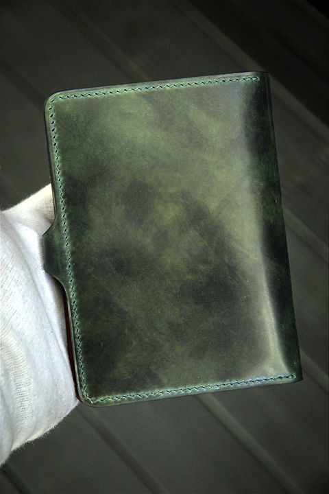 Shell cordovan Passport holder