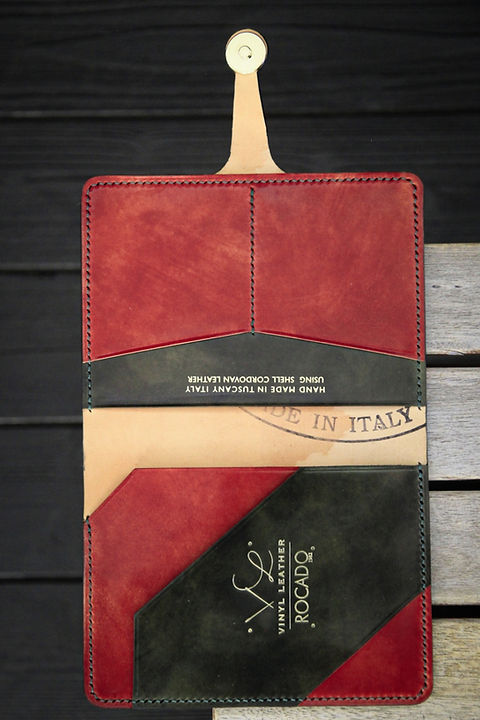 Shell cordovan Passport holder
