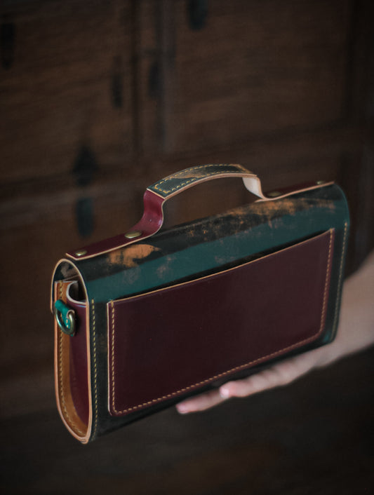 Shell Cordovan mini bag Cartella