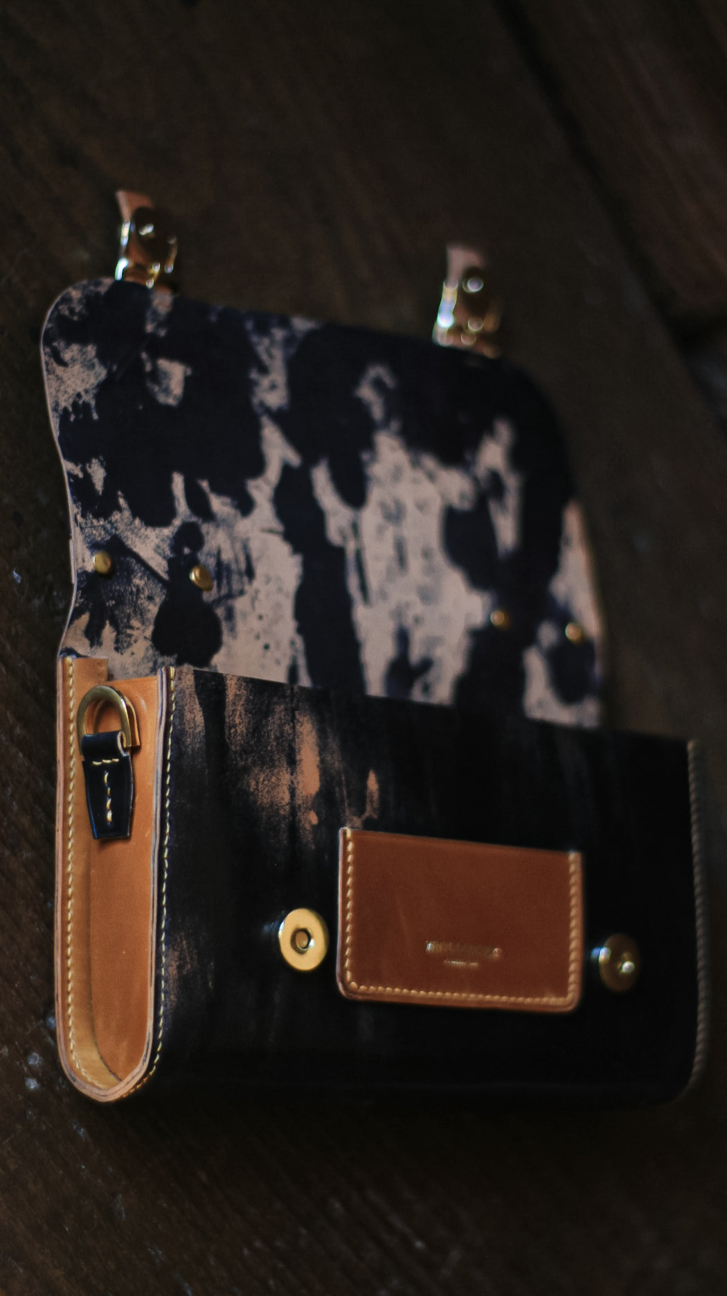 Shell Cordovan Black Cartellina